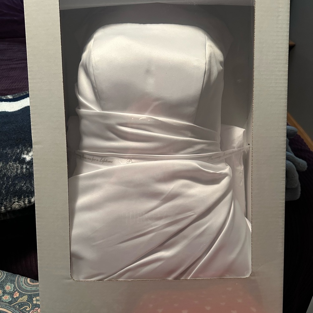 David’s Bridal Elegant White Strapless Dress